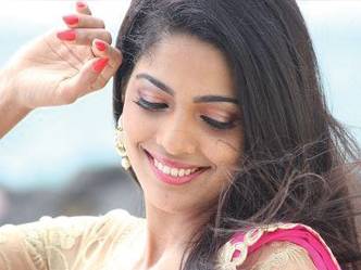 Pooja Sawant excited for love story in ‘Dagadi Chawl'