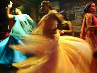 sc-allows-dance-bars-to-operate-in-maharashtra